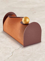 Weihnachts-Bûche mit Mandeln und Schokolade