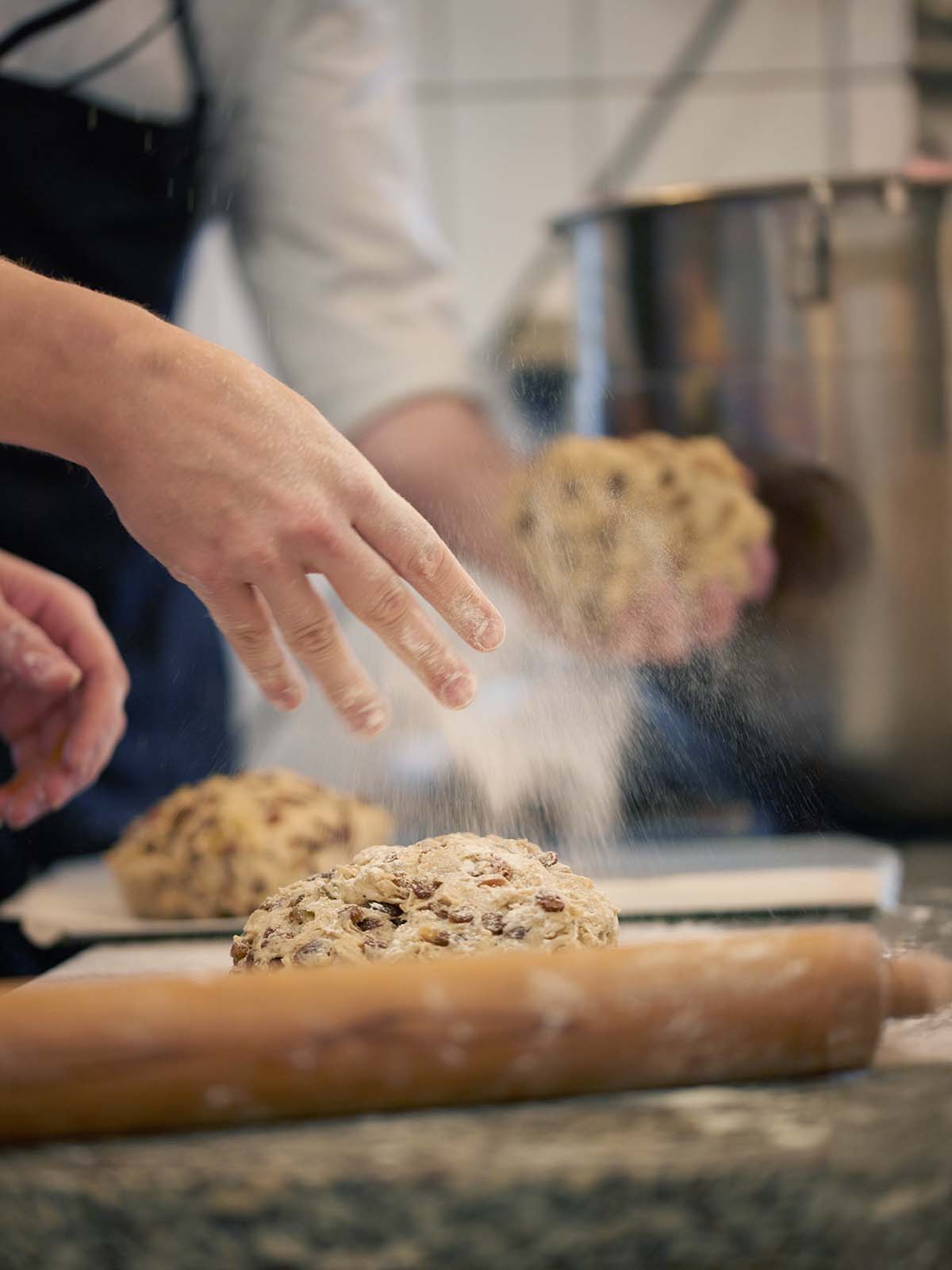 Manufaktur-Einblick in die Herstellung unserer Stollen