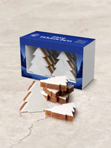 Christbaumförmiges Weihnachtsgebäck mit Zimt